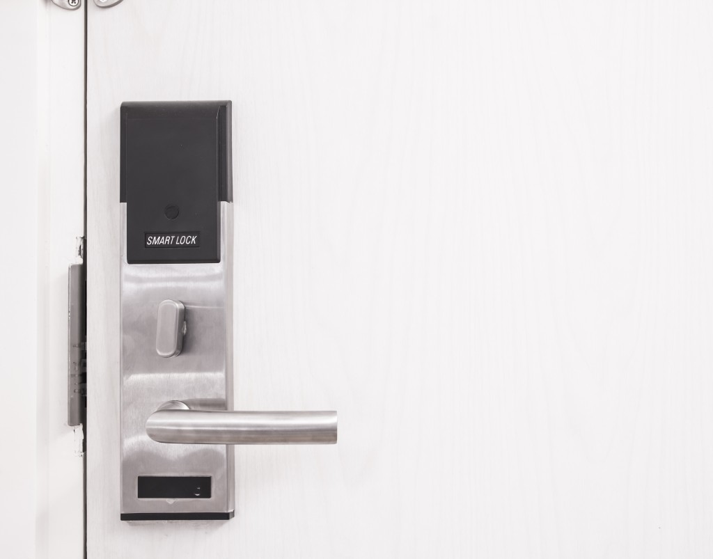 Electronic door lock