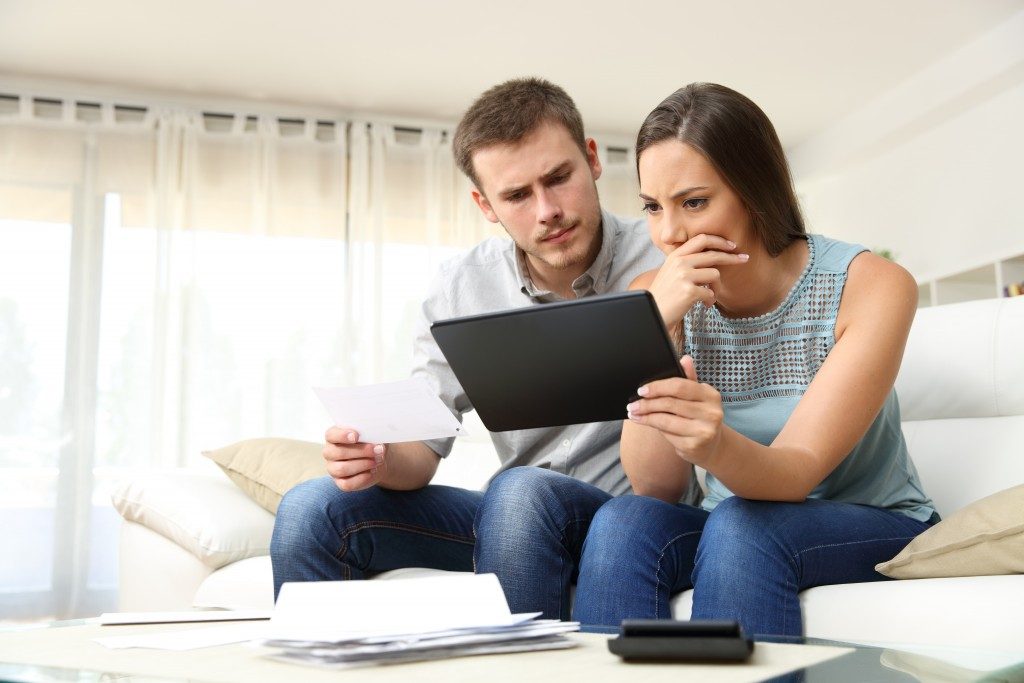 Couple looking at the bill